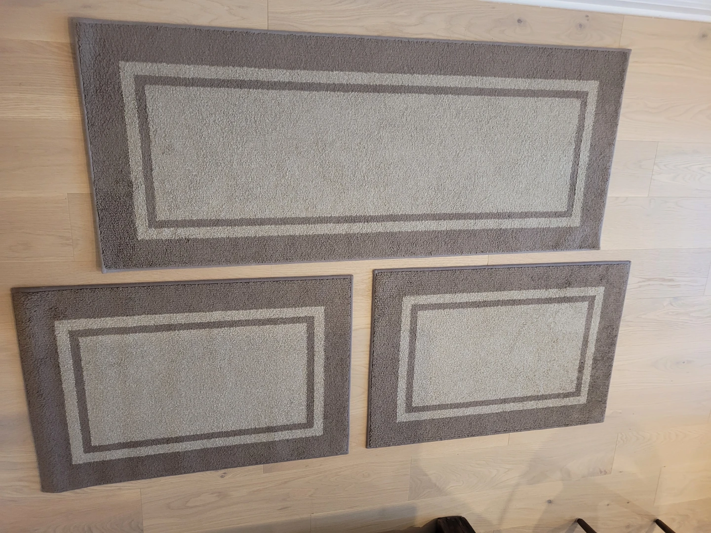FREE Set of 3 Kitchen Rugs - photo 2