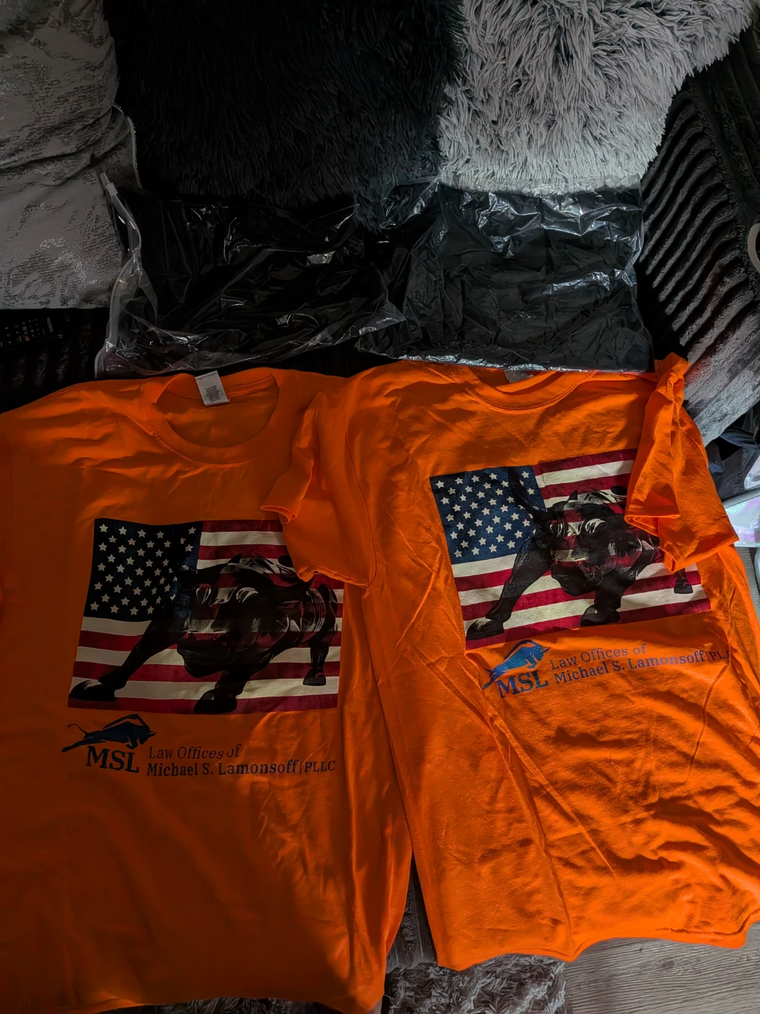 Bundle of 4 T-Shirts and 1 Drawstring Bag - photo 2