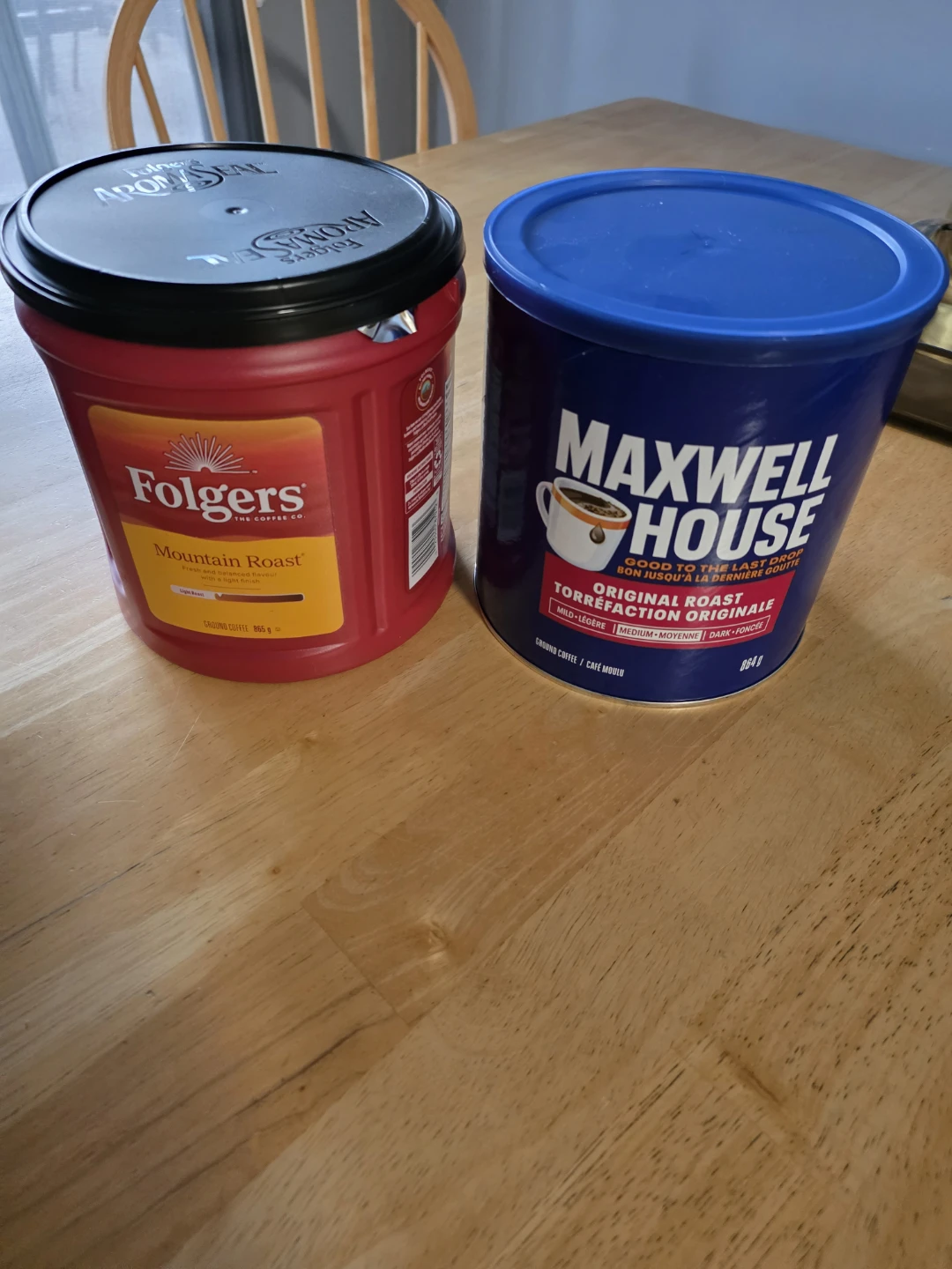 2 Folgers Mountain Roast & 3 Maxwell House Original Roast Coffee