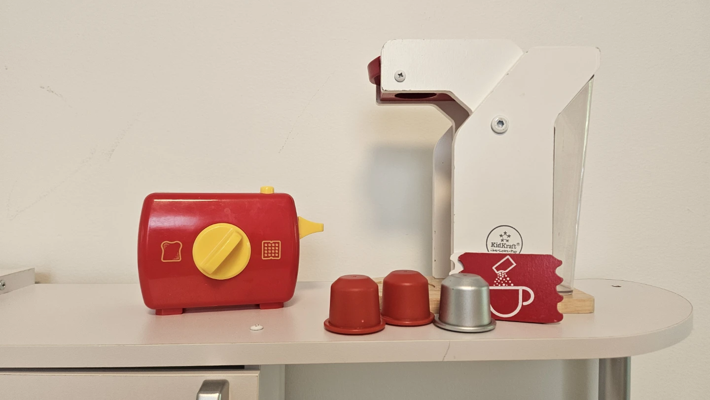 KidKraft White Play Kitchen with Accessories - photo 4