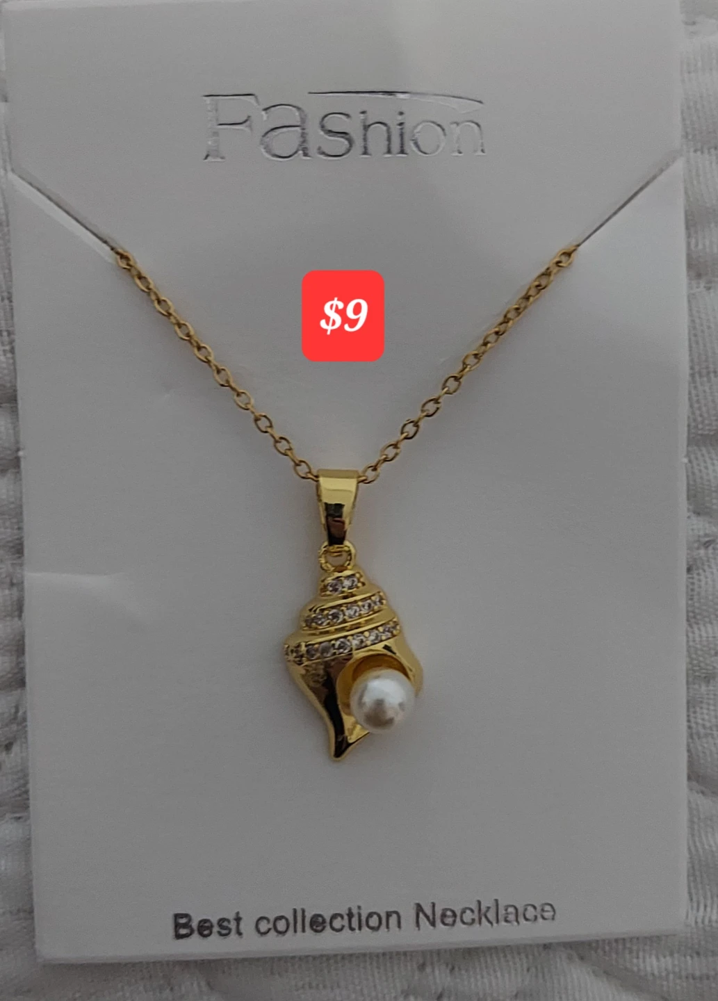 Gold Tone Tear Drop Necklace with Pearl