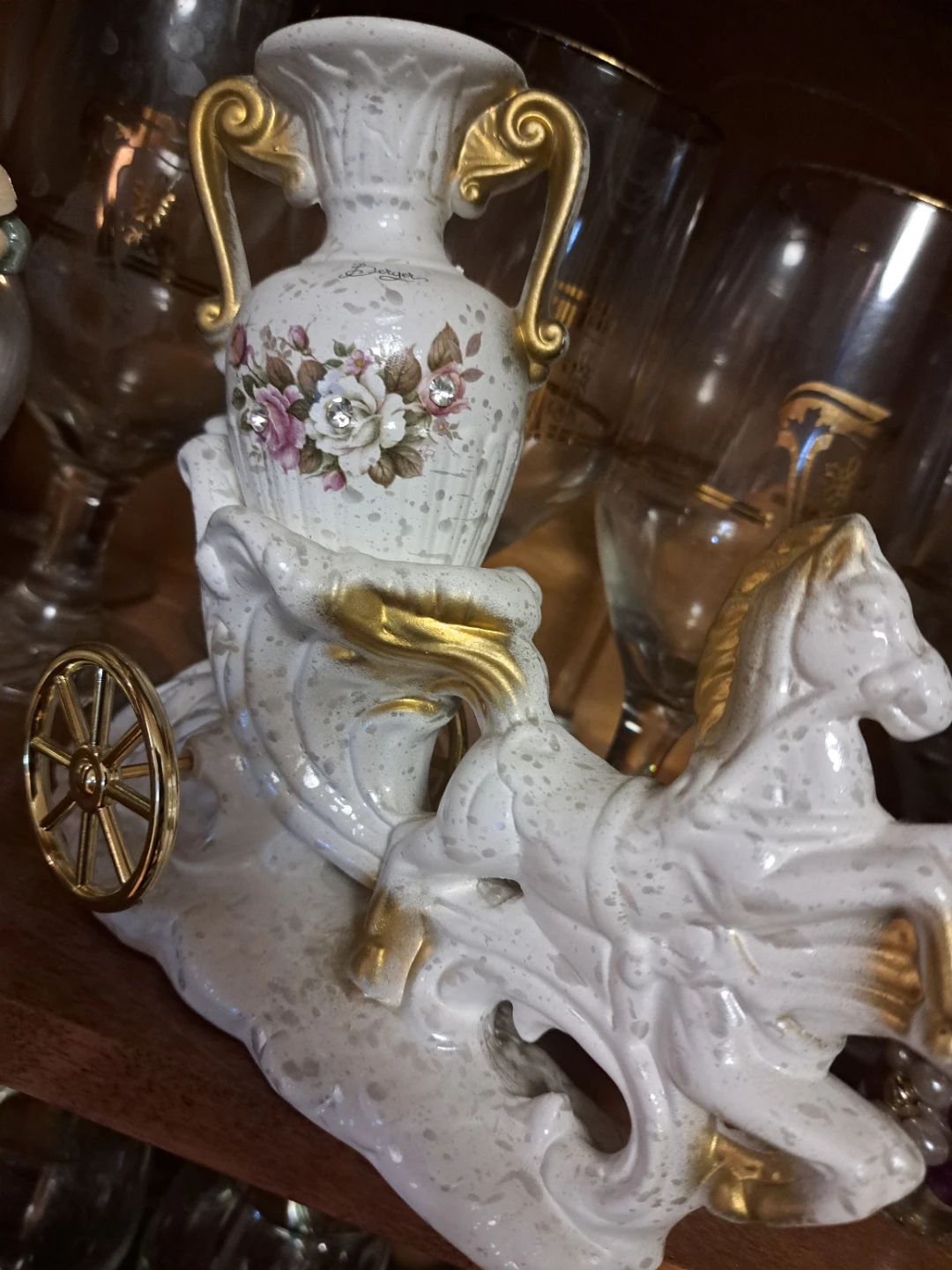 Berger Ceramic Horse Drawn Carriage Vase - photo 3