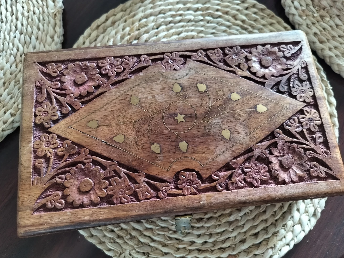 Decorative wooden trinket box