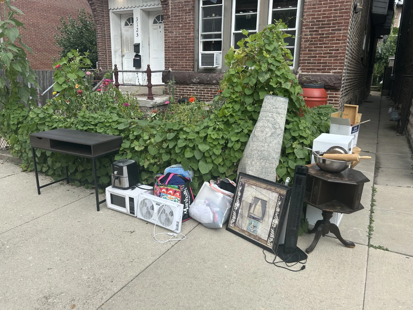 Free stuff! First come first serve, move out sale - photo 5