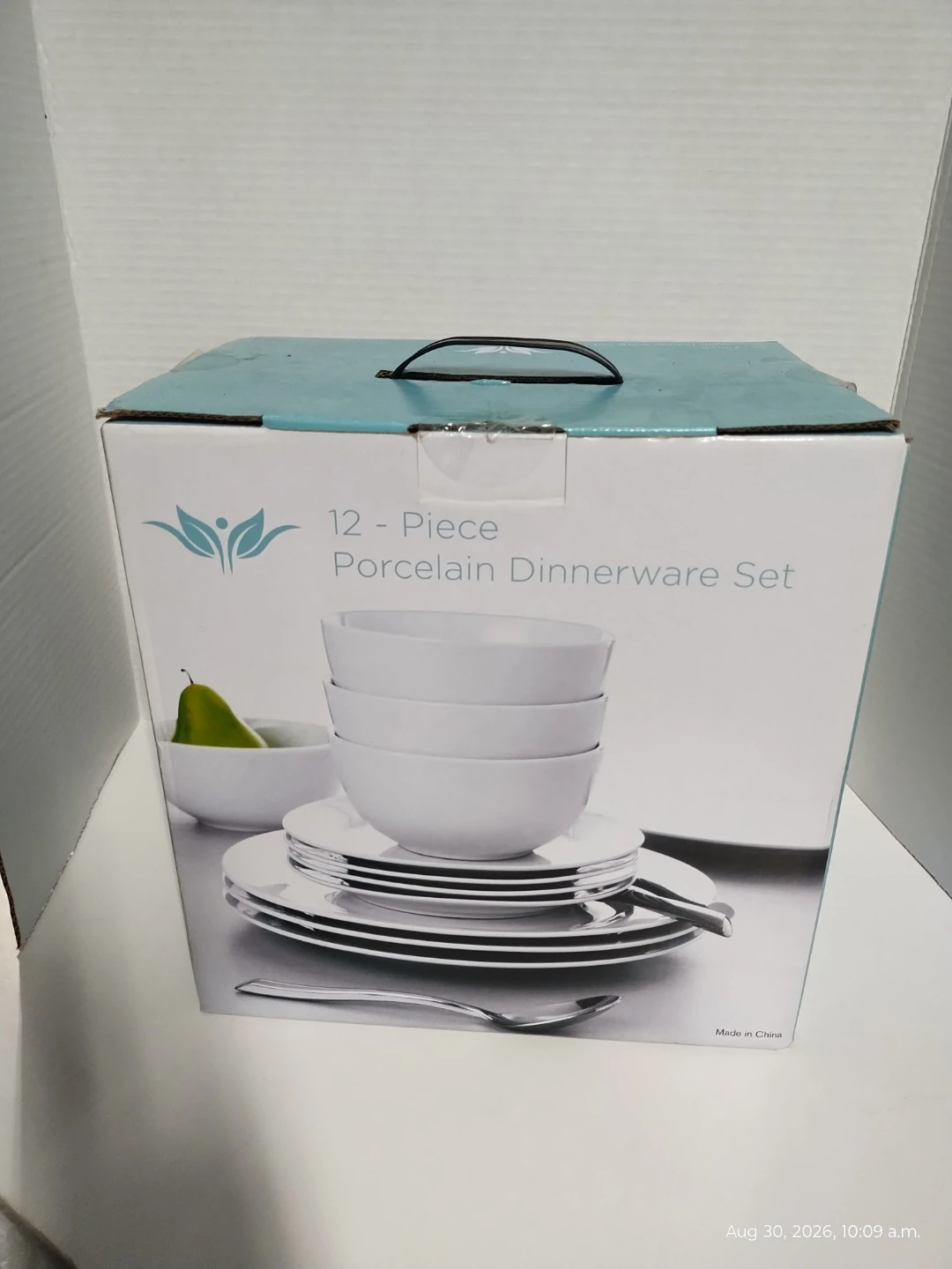 🍽️  12-Piece Porcelain Dinnerware Set — New in Box - photo 3