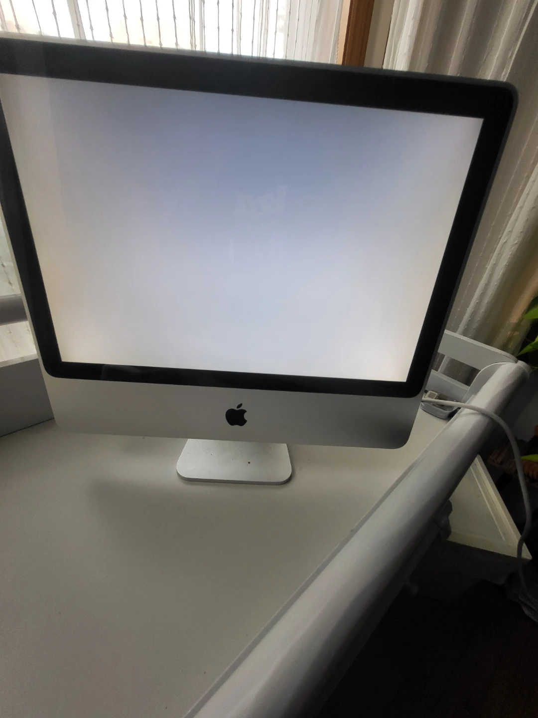 Apple iMac 20" Desktop Computer A1224 - Untested - photo 4