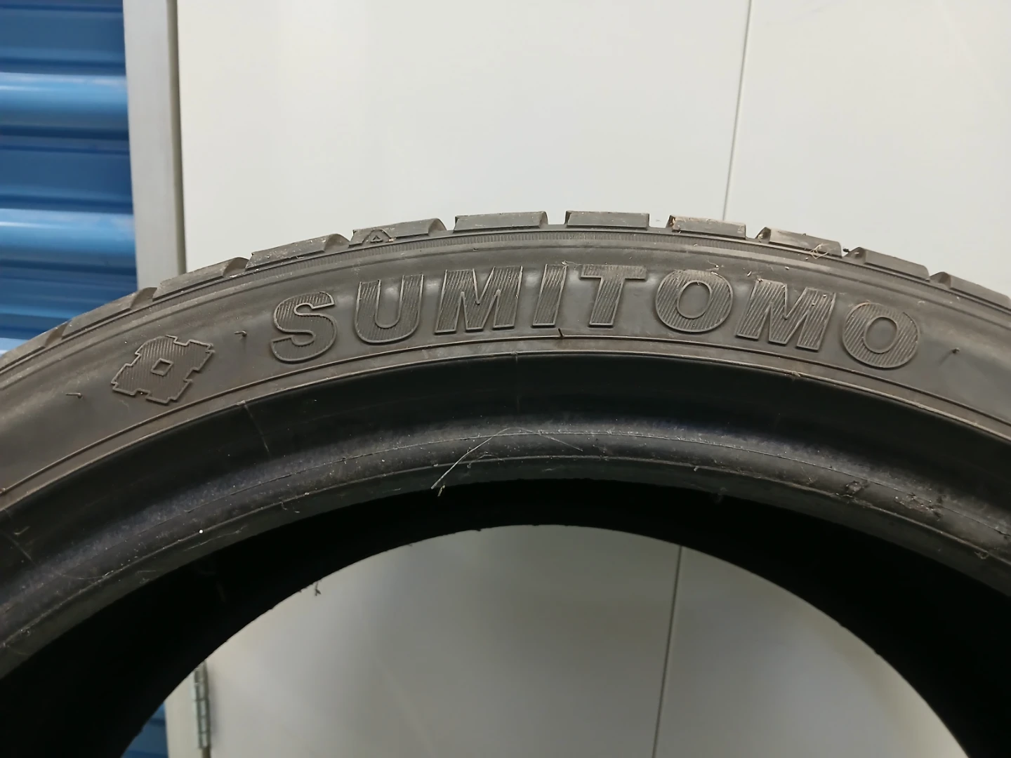 Sumitomo Tire 245/40R20 - photo 5