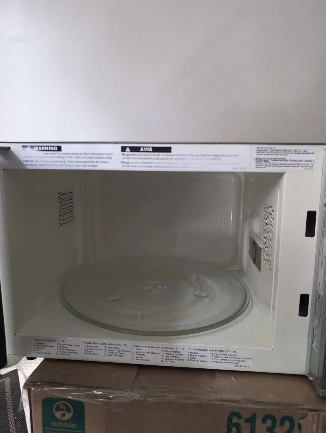 Panasonic Microwave - photo 2