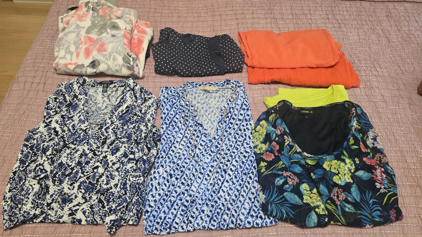 Bundle of Women's Clothes sz L/Xl