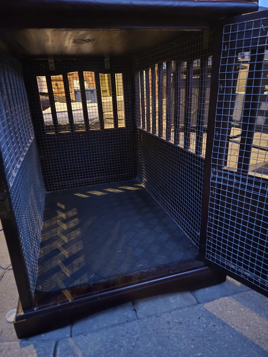 Dog Crate Coffee Table - photo 3