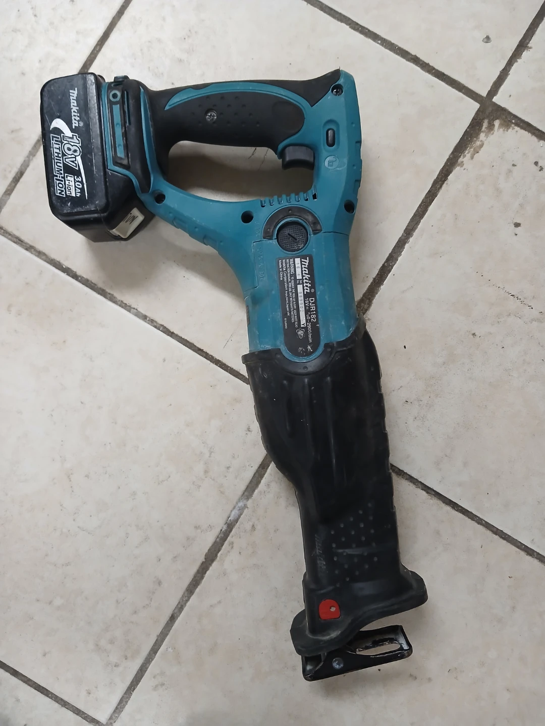 Makita DJR182 Cordless Reciprocating Saw with 18V 3.0Ah Battery
