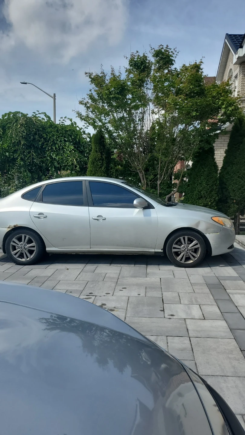 Silver Hyundai Elantra Sedan - photo 3