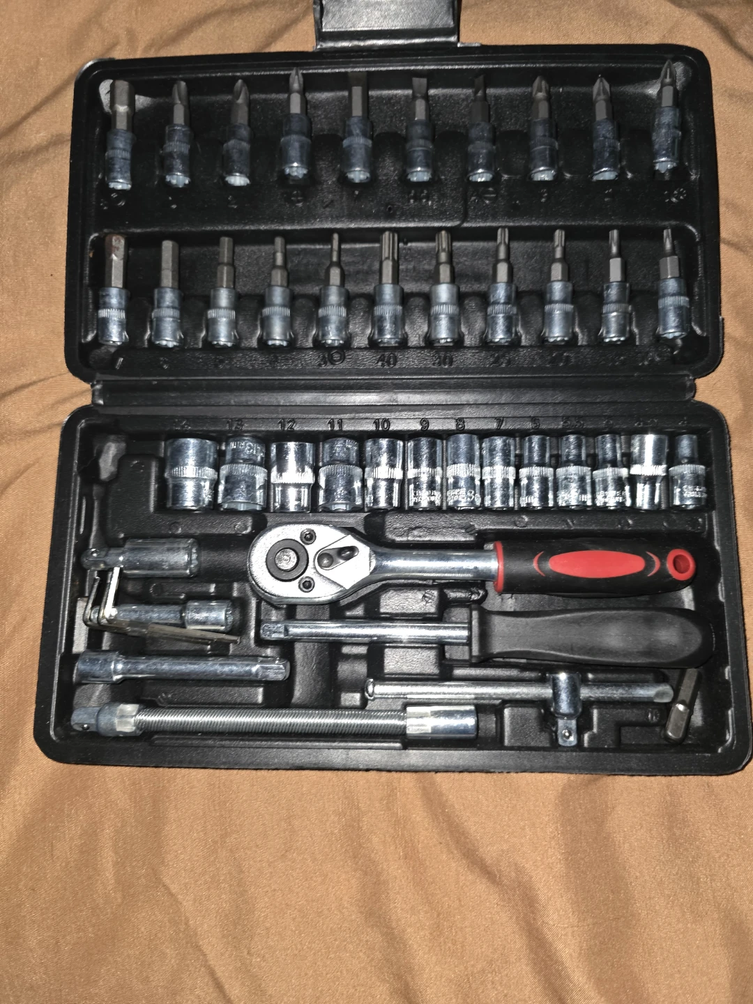 Socket and Bit Set with Ratchet