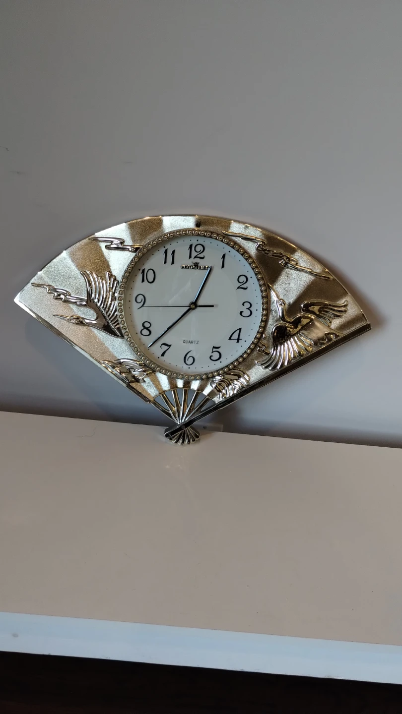 Flying Bird Fan Wall Clock
