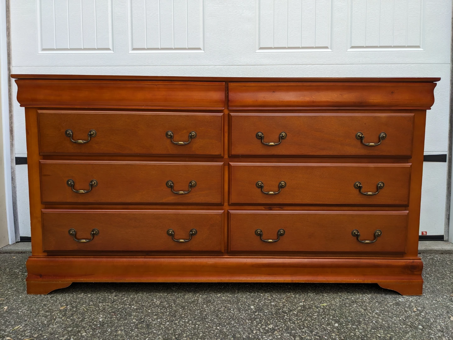 8 Drawer Dresser in Solid Wood