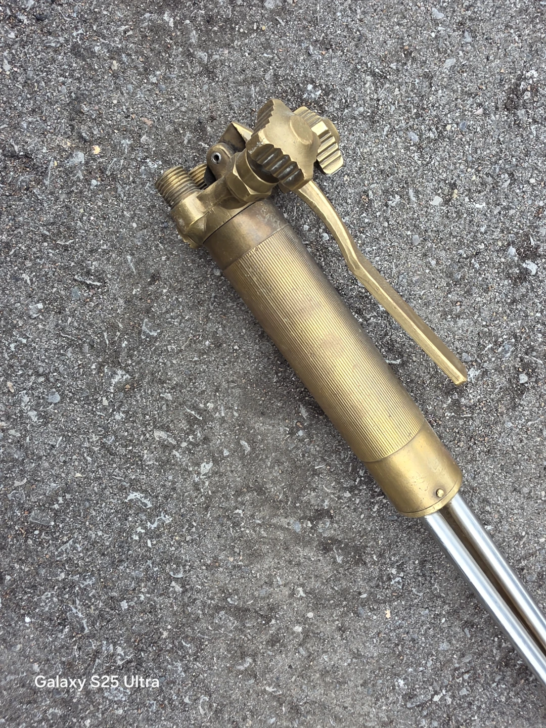 Vintage Oxy Acetylene Cutting Torch Handle - photo 3