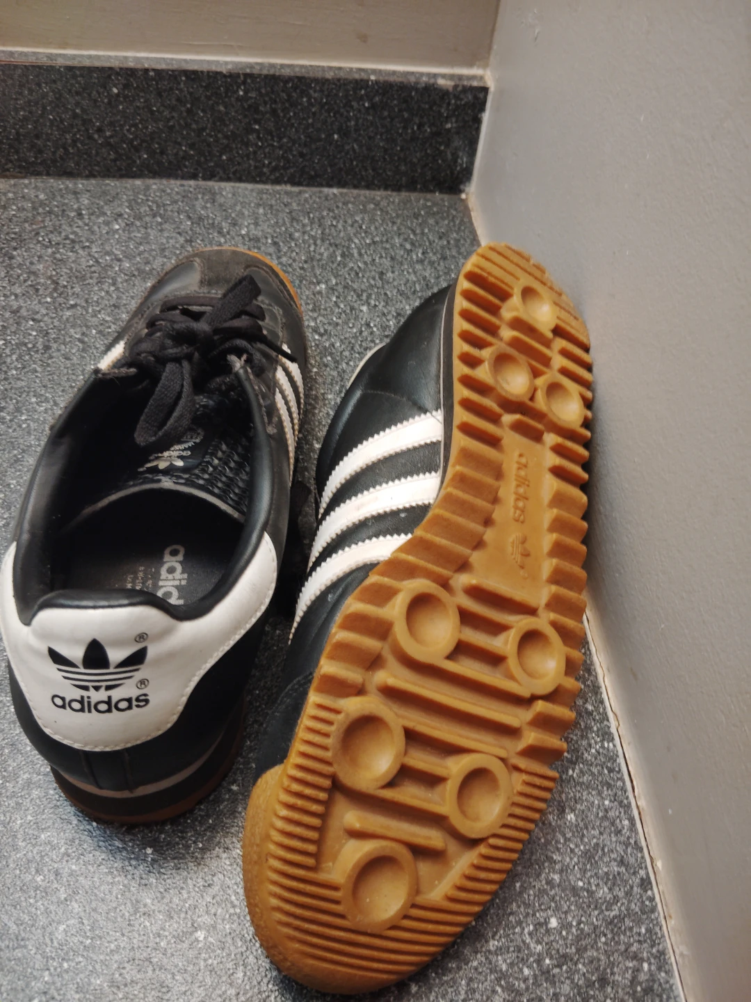 adidas Originals Rom Black / White / Gum Sole - Men’s Size 9.5 - photo 5