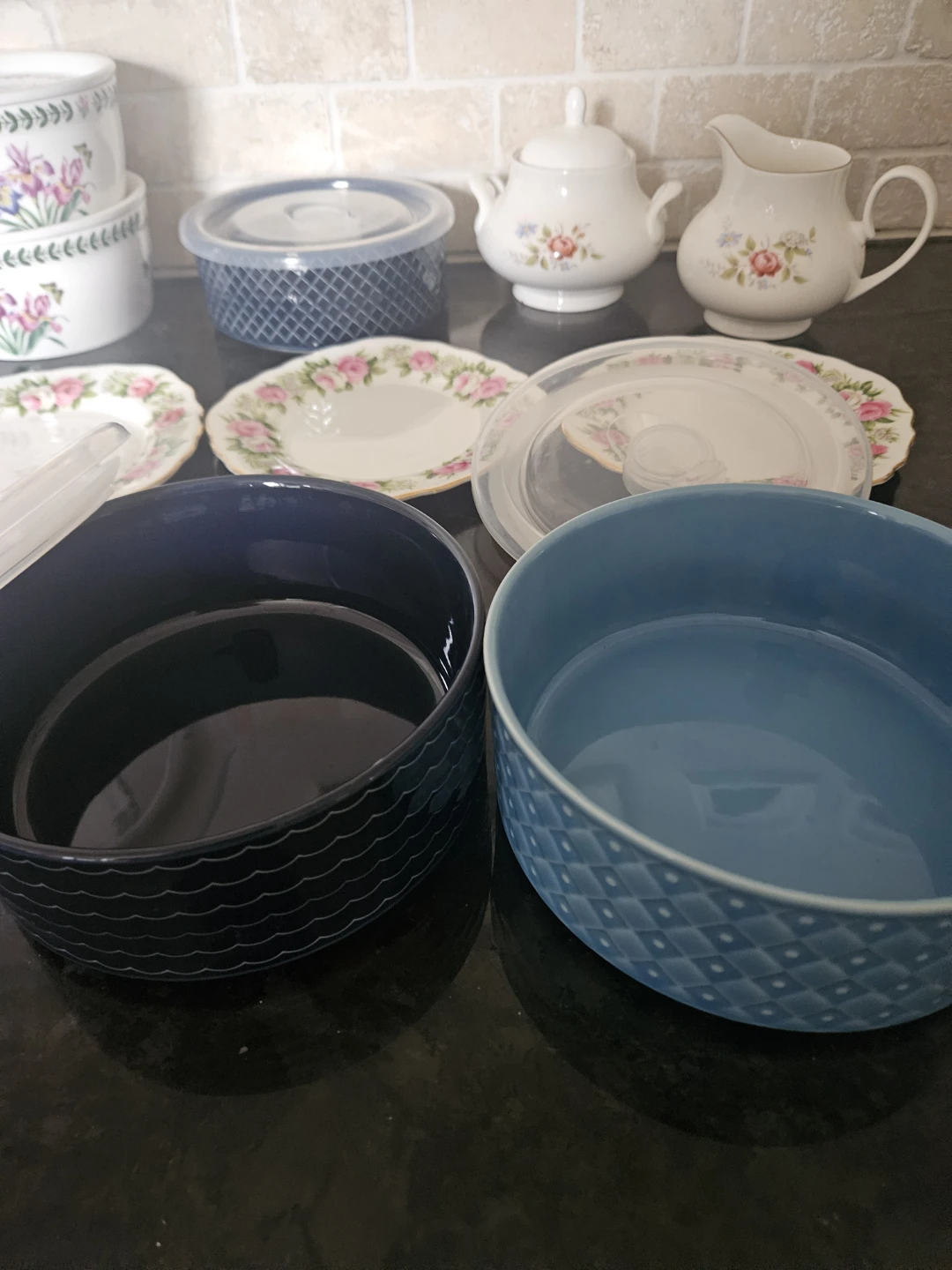 Brand-new mugs, Food storage containers & Baking Dish - photo 4
