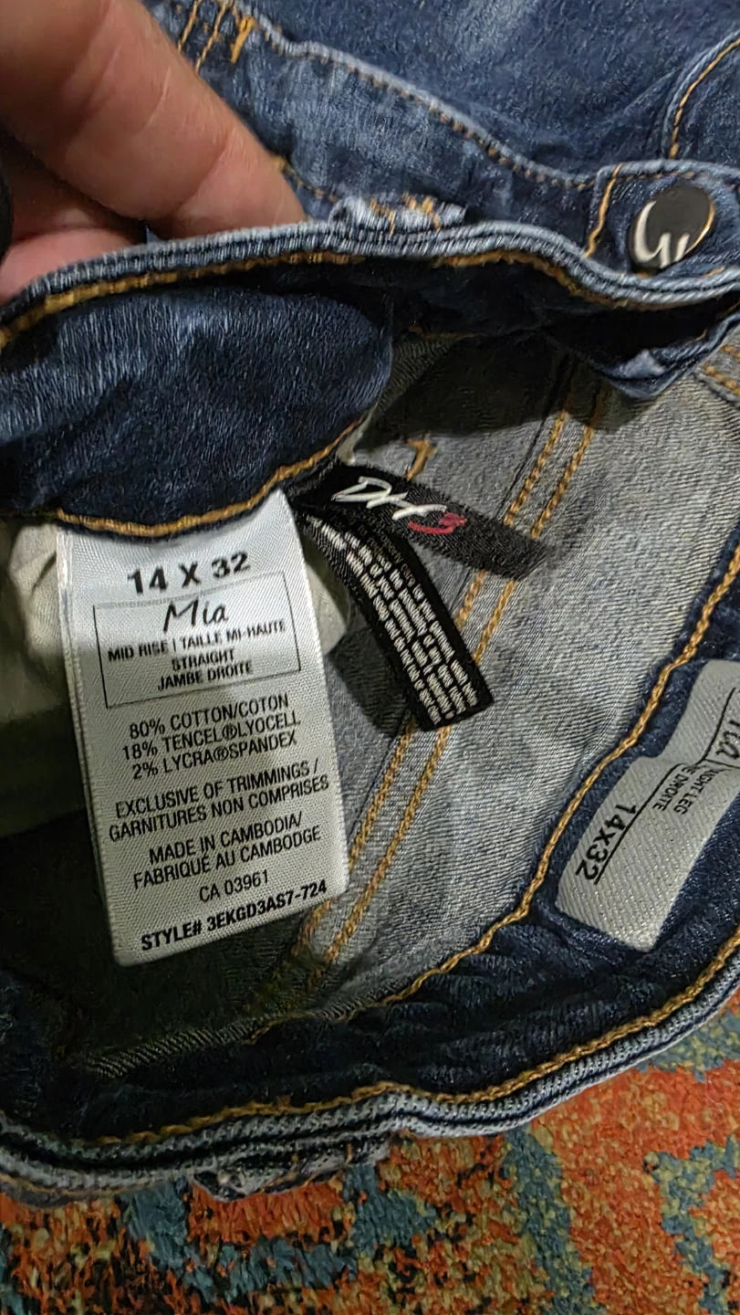 DH Mid Rise Mia Jeans Size 14 x 32 - photo 2
