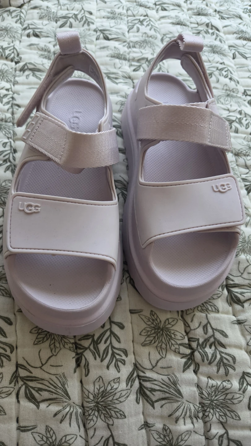 Ugg sandal