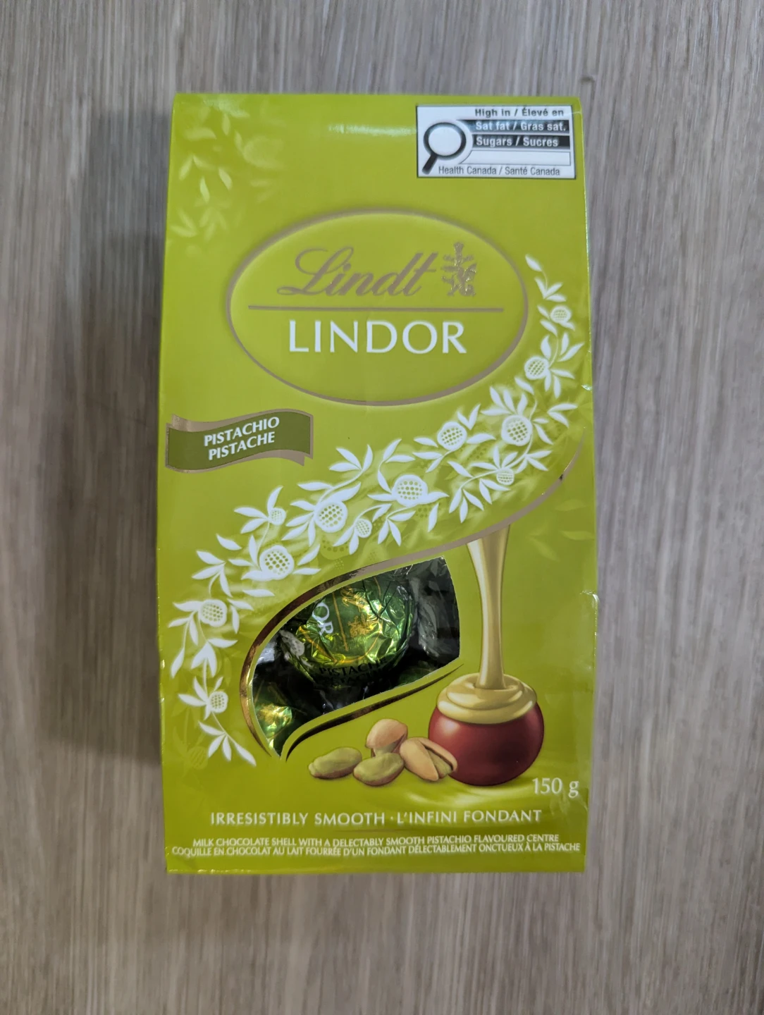 Lindt Lindor Pistachio Milk Chocolate 150g