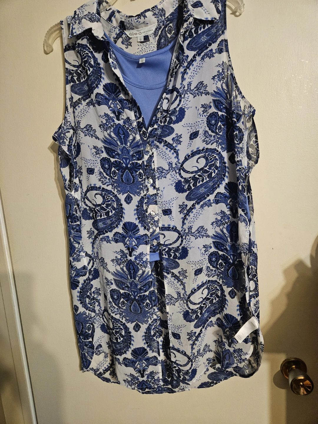Cleo Petites Blue & White Paisley Sleeveless Blouse - photo 3