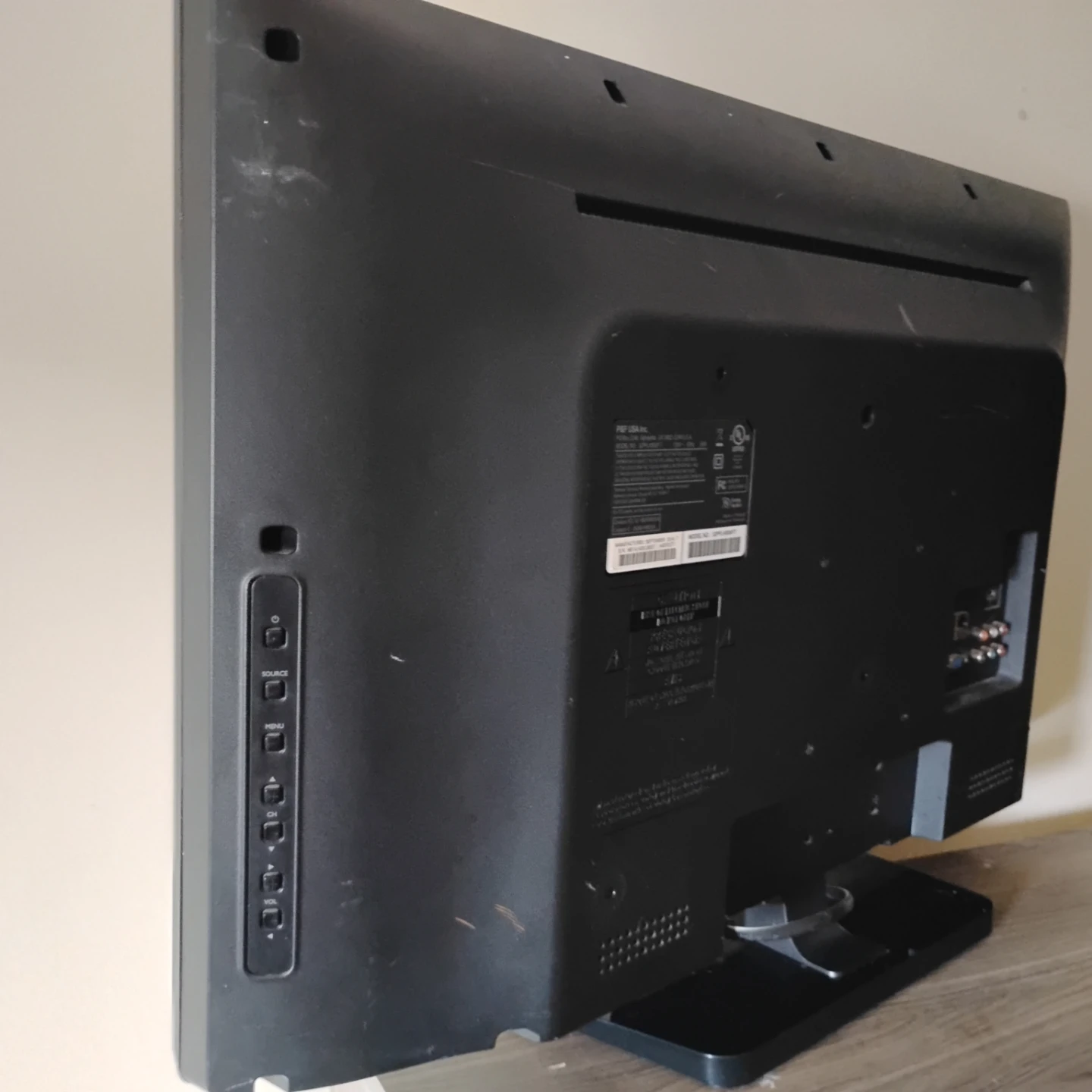 32 inch Phillips Tv - photo 3