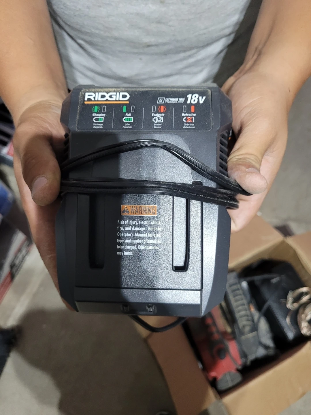 RIDGID 18V Lithium Ion Battery Charger