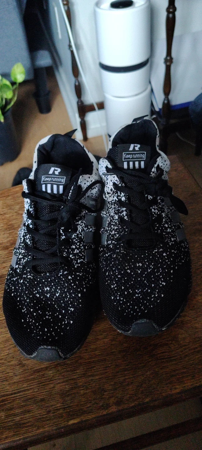 Keep Running Athletic Shoes Black/White
