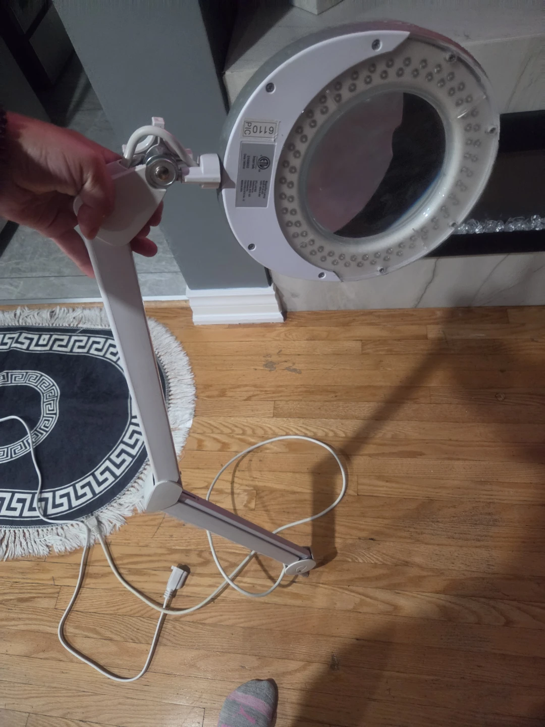 White Magnifying Lamp with LED Ring Light - photo 2