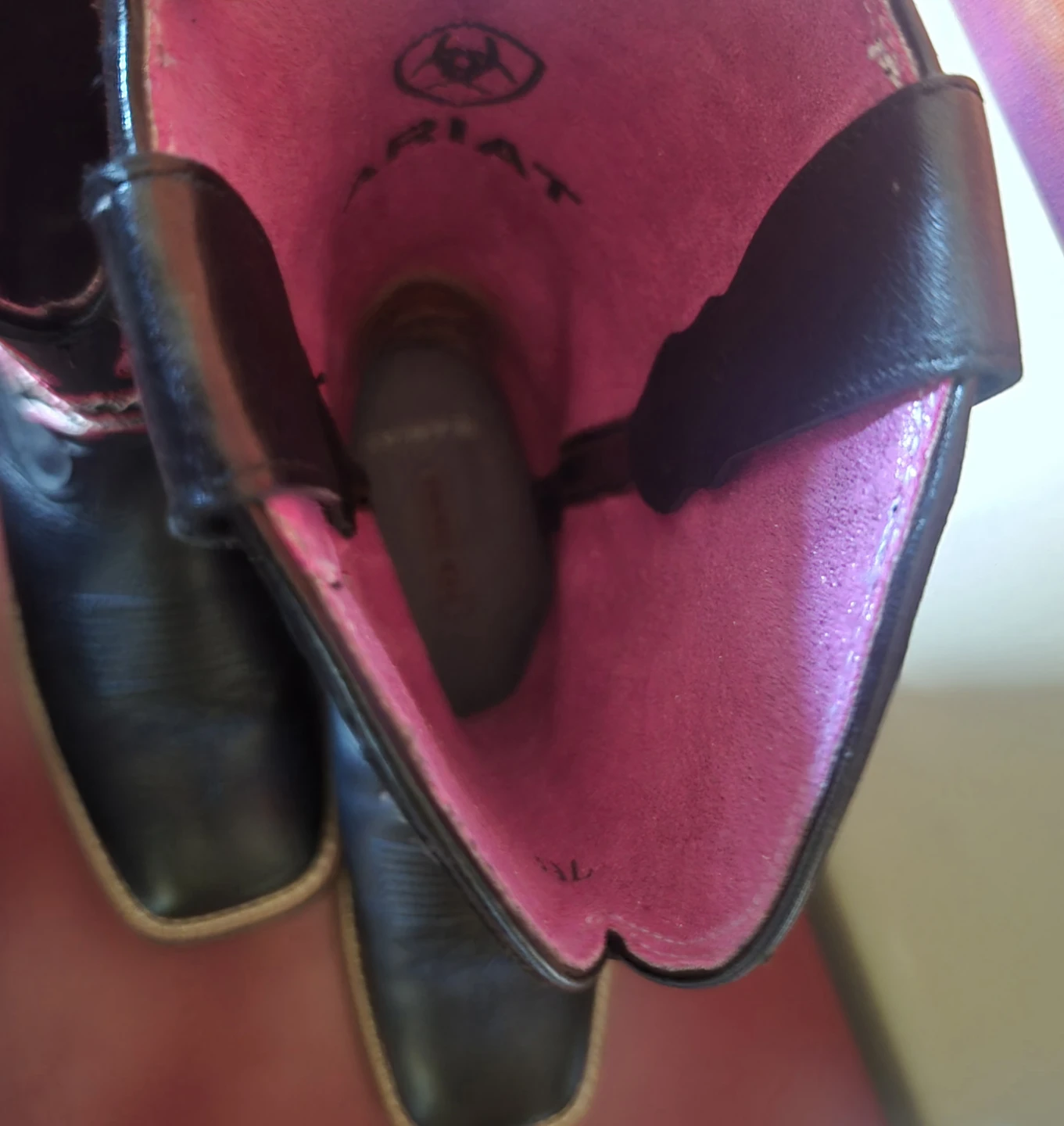 ARIAT  Black & Pink Cowboy Boots - photo 4