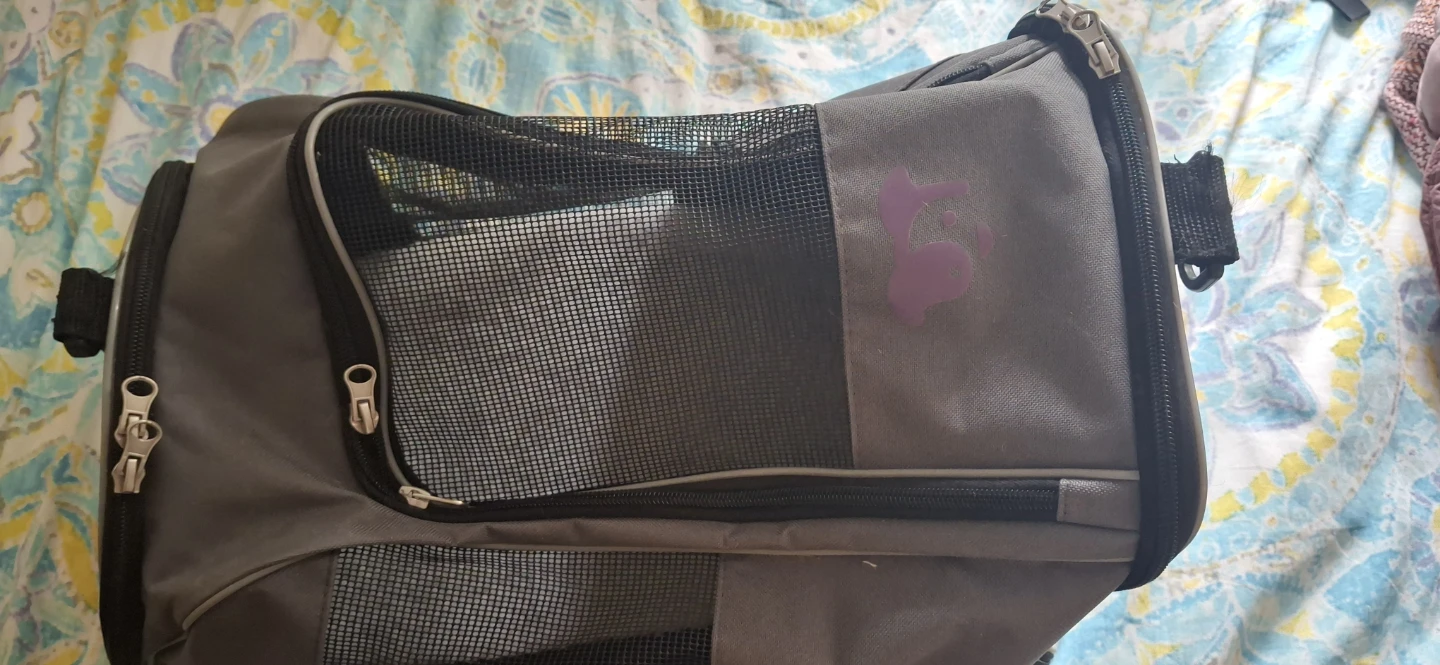Pet carrier - broken