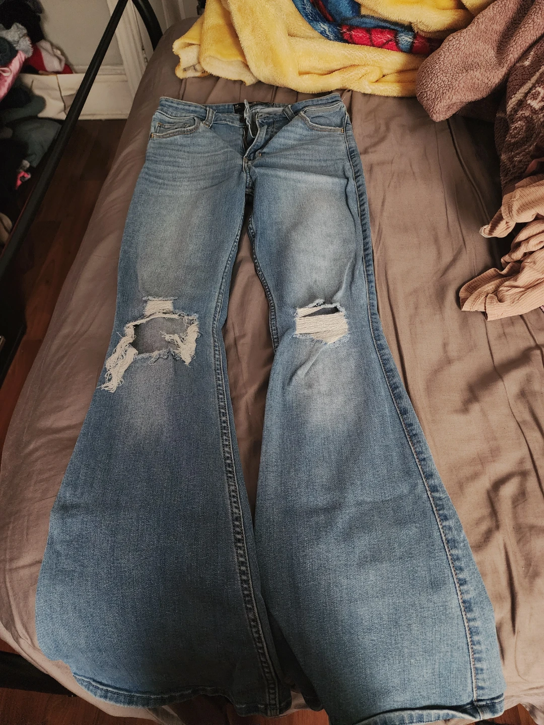 Hollister High-Rise Flare Jeans