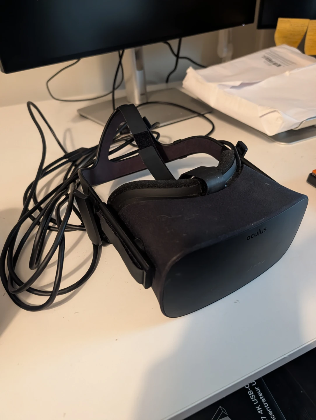 Oculus Rift CV1 VR Headset kit + Controllers + Sensors - photo 2