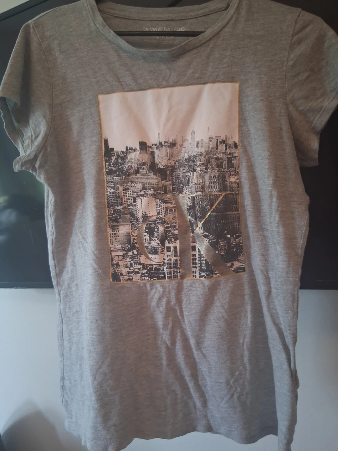 Calvin Klein Jeans Grey T-Shirt with Cityscape Graphic