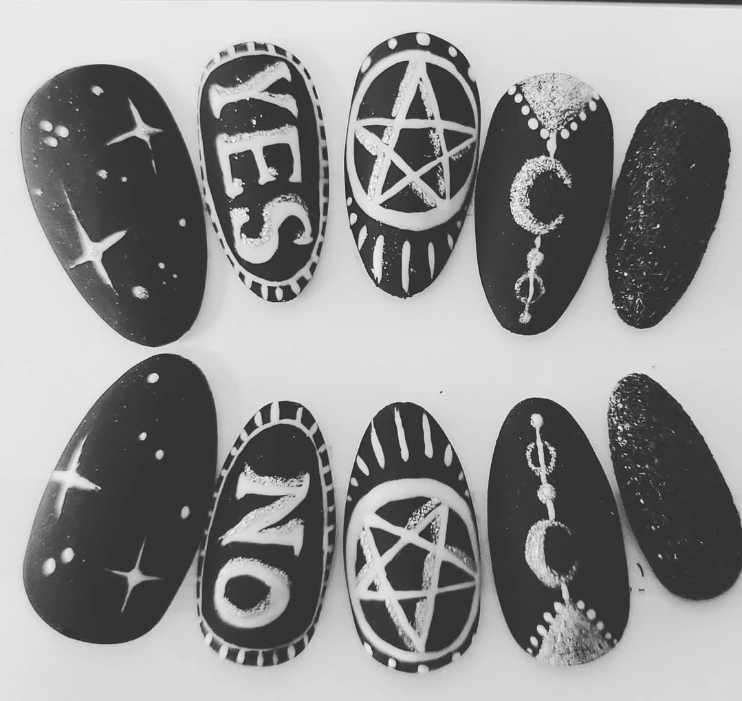 Custom press on nails - photo 2