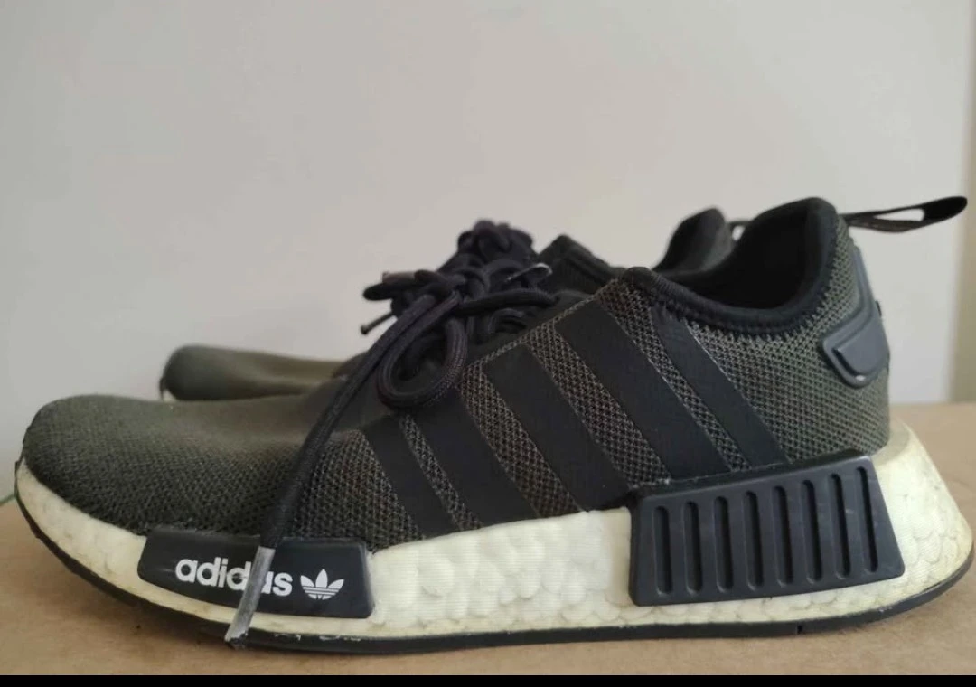 Adidas NMD R1 Triple Black – Size 5 US - photo 3