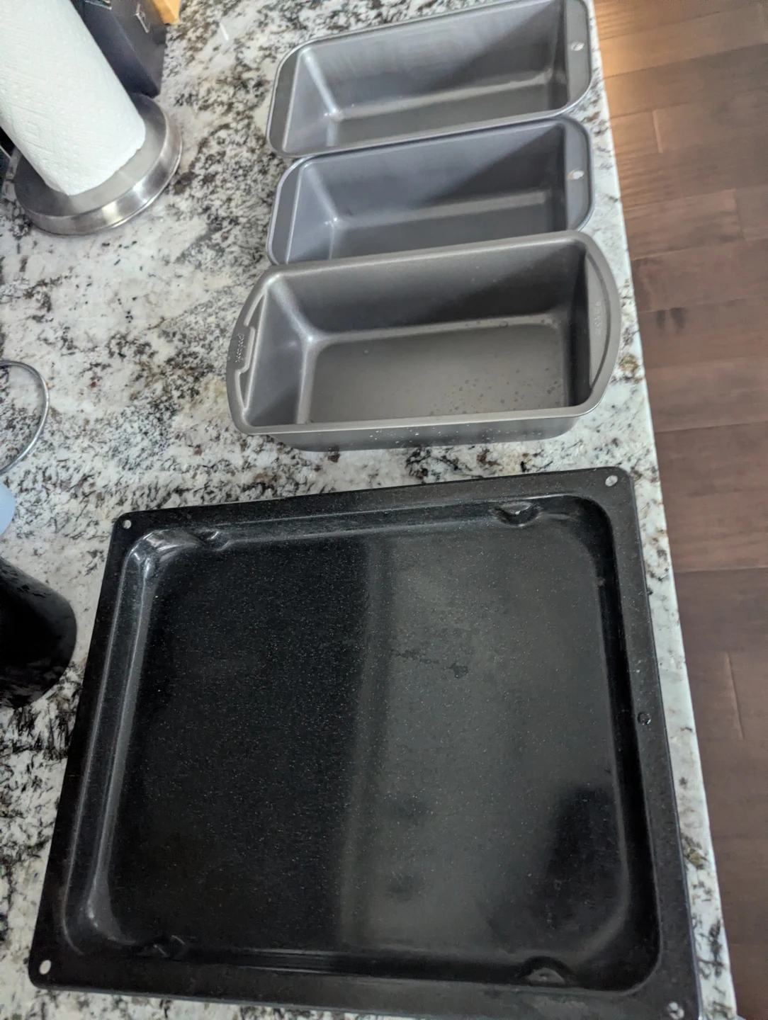 Assorted Baking Pans and Muffin Tins different prices - photo 5