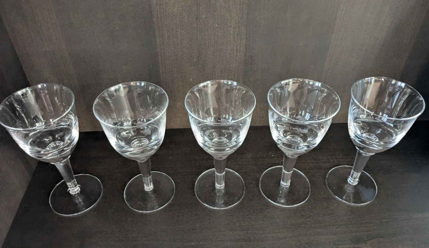 Set of 5 Clear Stemmed Wine Glasses
