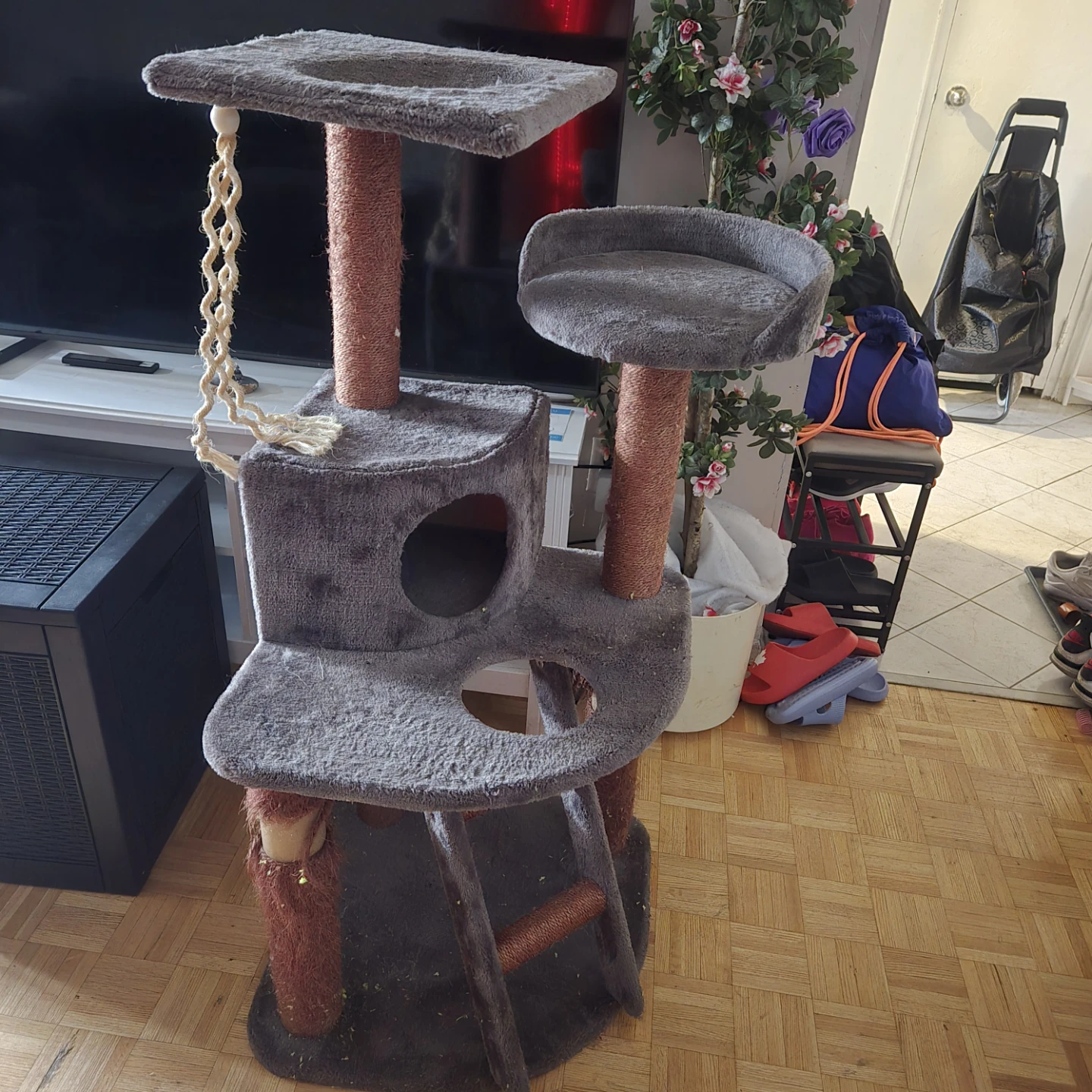 Cat tree
