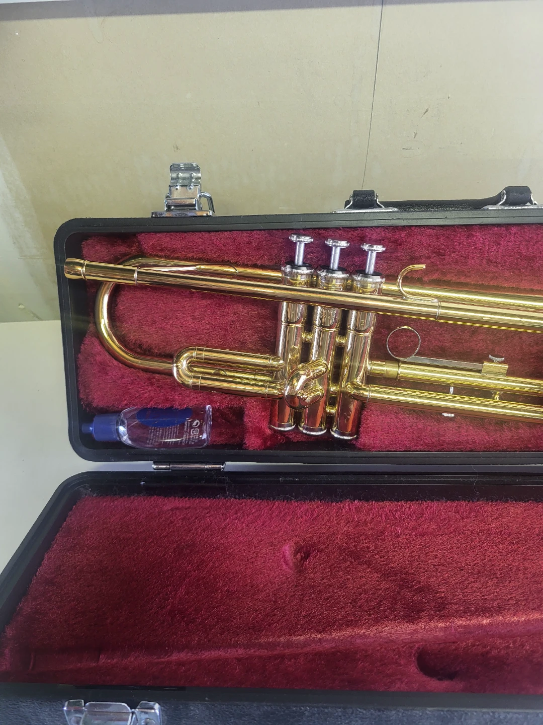Yamaha Trumpet in Case - photo 3