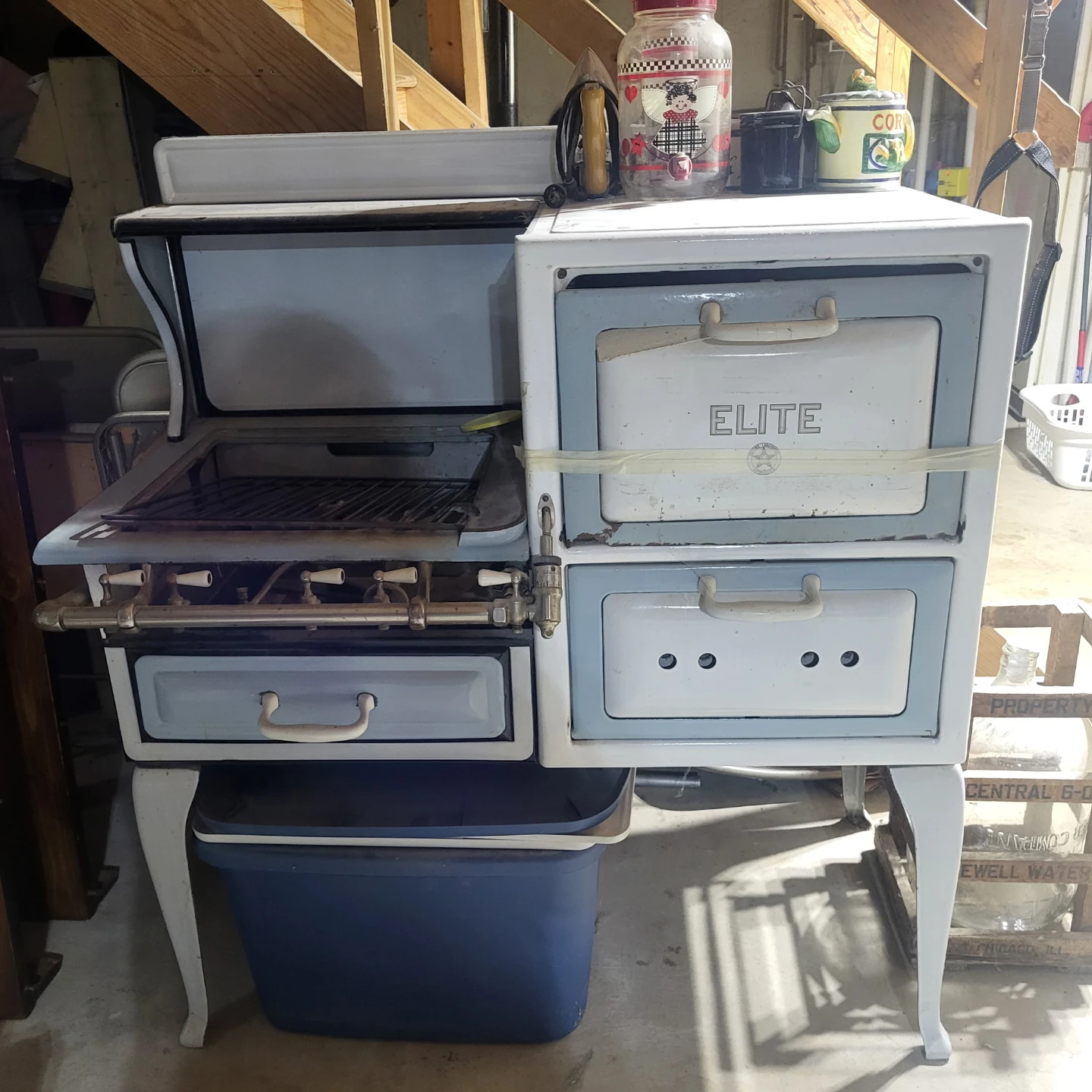 Vintage gas stove