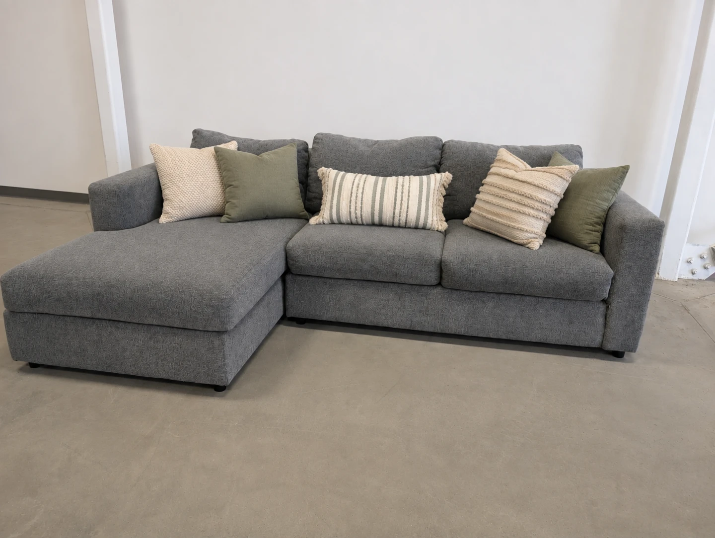 Free delivery! Grey Sectional - photo 3