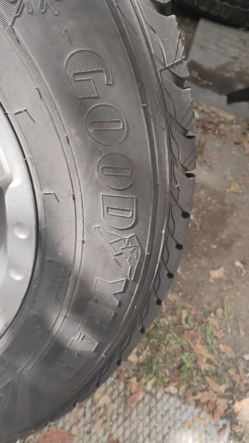 Goodyear WinterCommand Tire on Rims (5) - photo 4