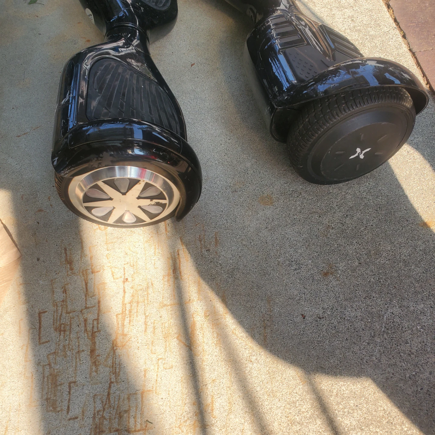 Black Hoverboard (2 units)  Both are working condition - photo 4