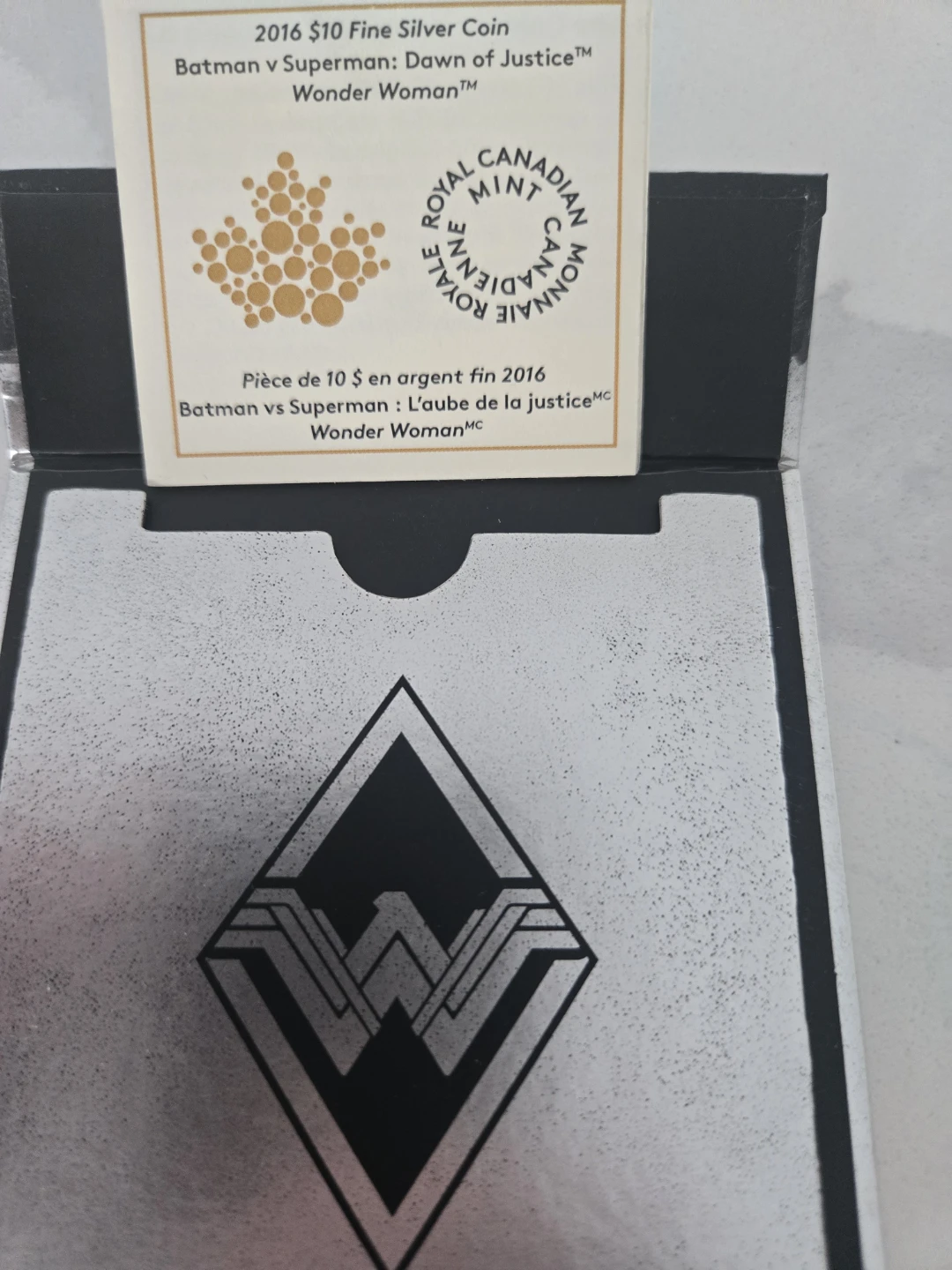 2016 Royal Canadian Mint Wonder Woman Fine Silver Coin - photo 4