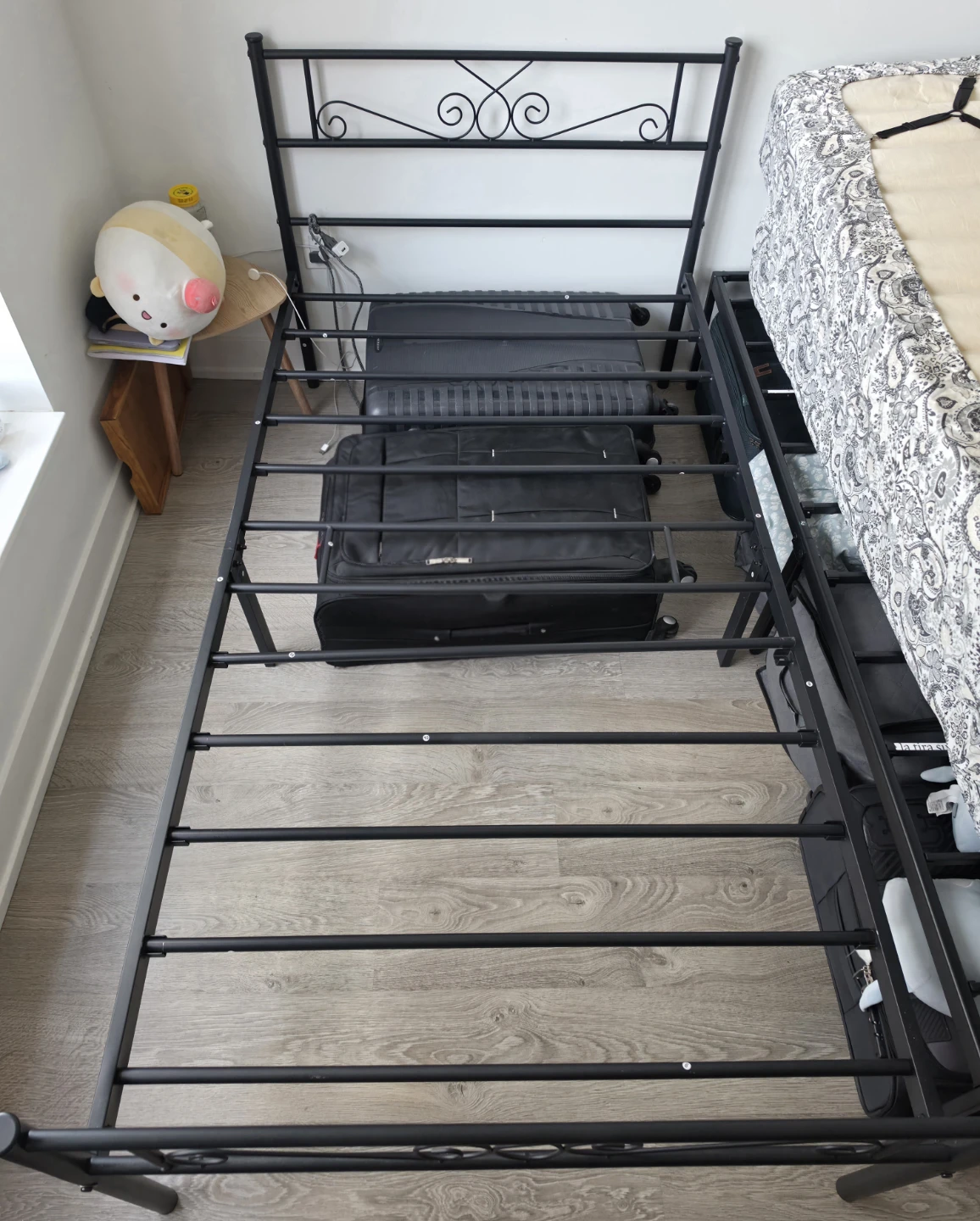 Twin bed framd