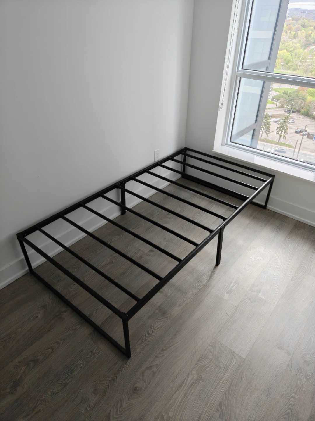 Twin bed framd - photo 4