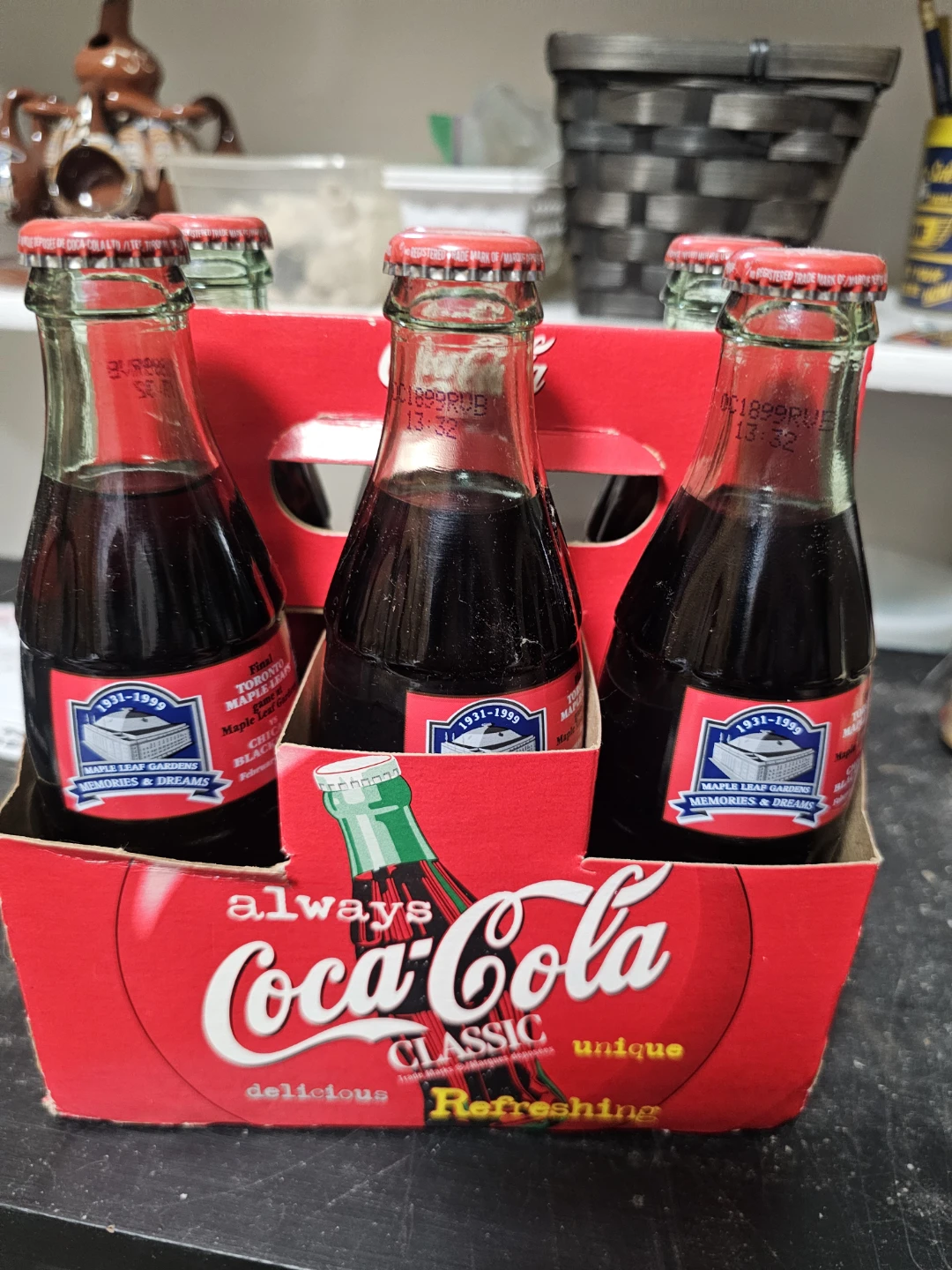 Coca-Cola Classic 6 Bottles - Toronto Maple Leafs Collectible - photo 3