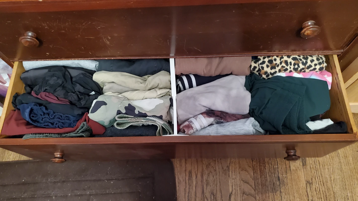 Solid Wood 3-Drawer Dresser - photo 3